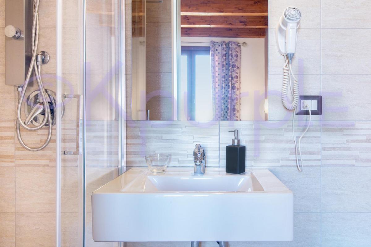 Le Api Hotel Cagliari Bagian luar foto