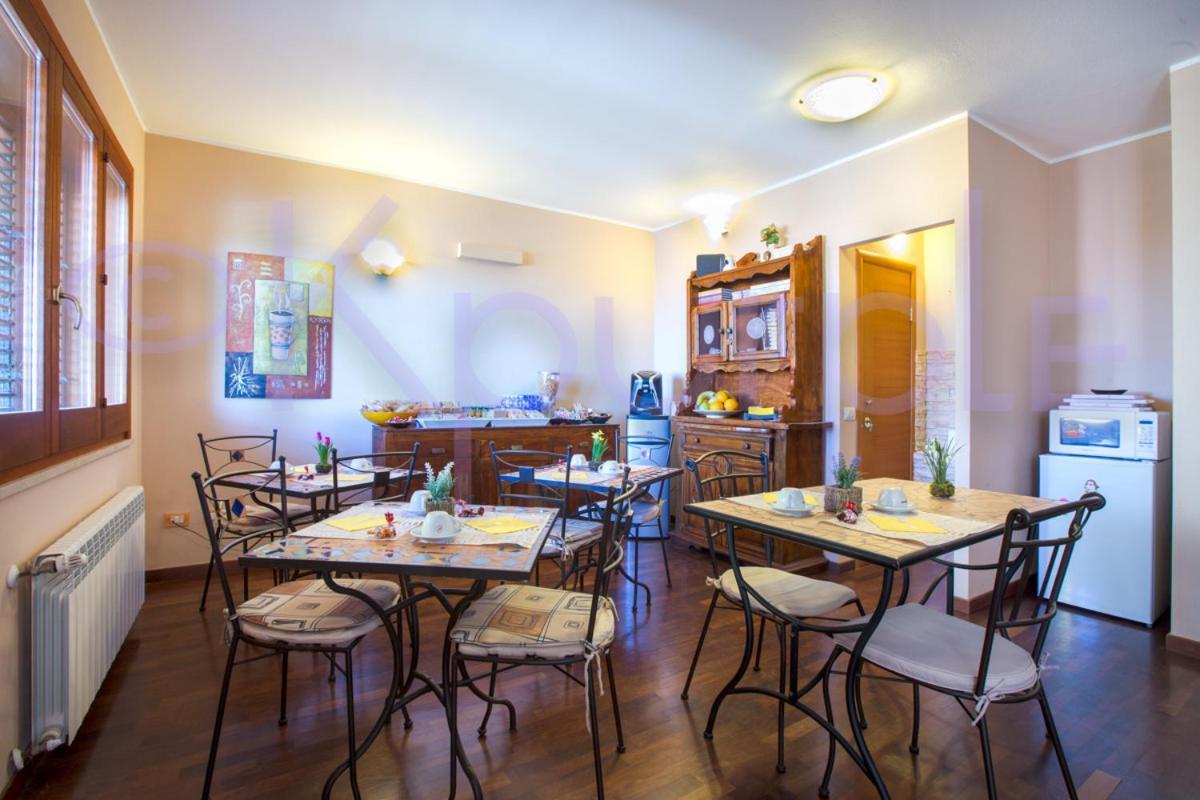 Le Api Hotel Cagliari Bagian luar foto